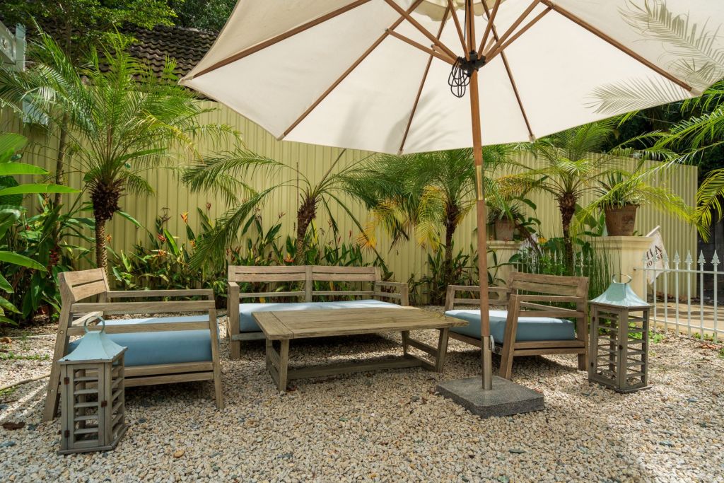 How To Create the Ultimate Summer Staycation in Your Own Backyard on Any&nbsp;Budget